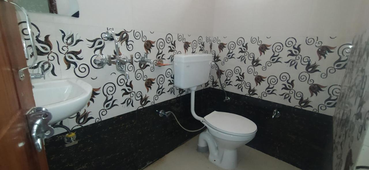 Hotel Comfort Inn Homestay Dehradun Zewnętrze zdjęcie
