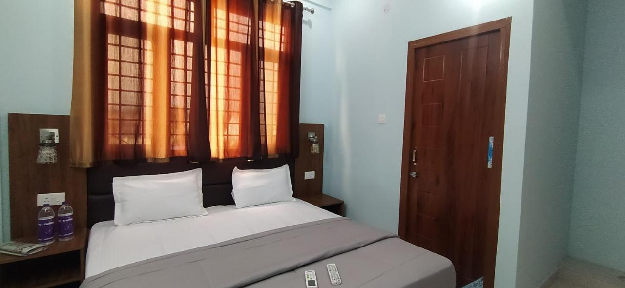 Hotel Comfort Inn Homestay Dehradun Zewnętrze zdjęcie