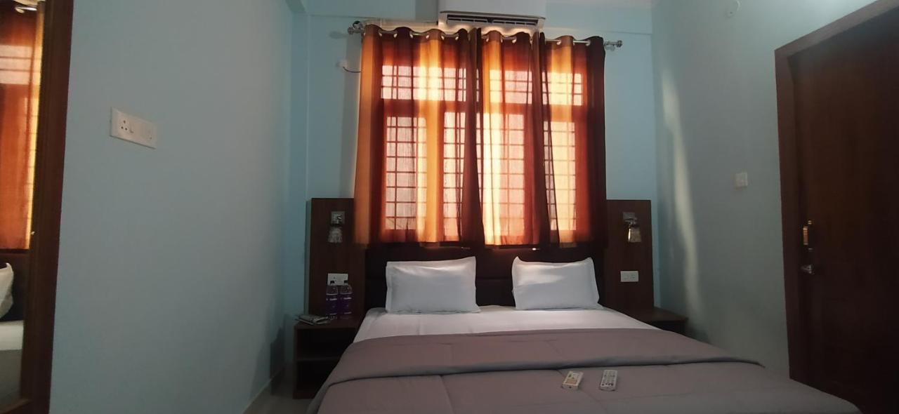 Hotel Comfort Inn Homestay Dehradun Zewnętrze zdjęcie